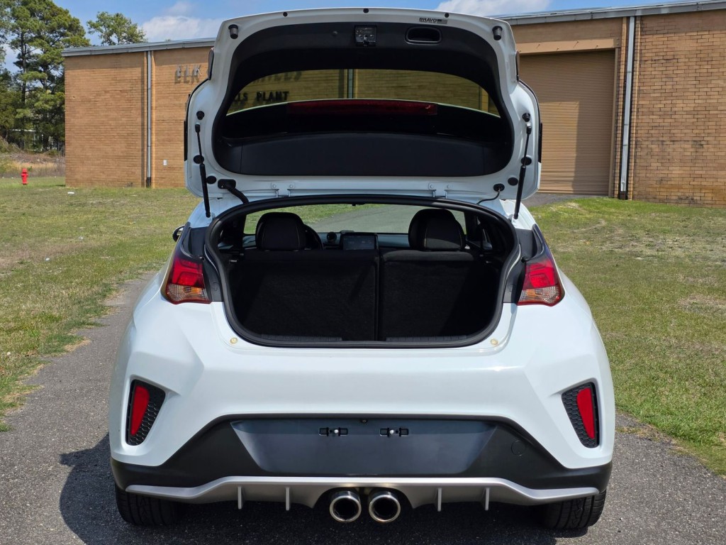 2019 Hyundai Veloster Image 44