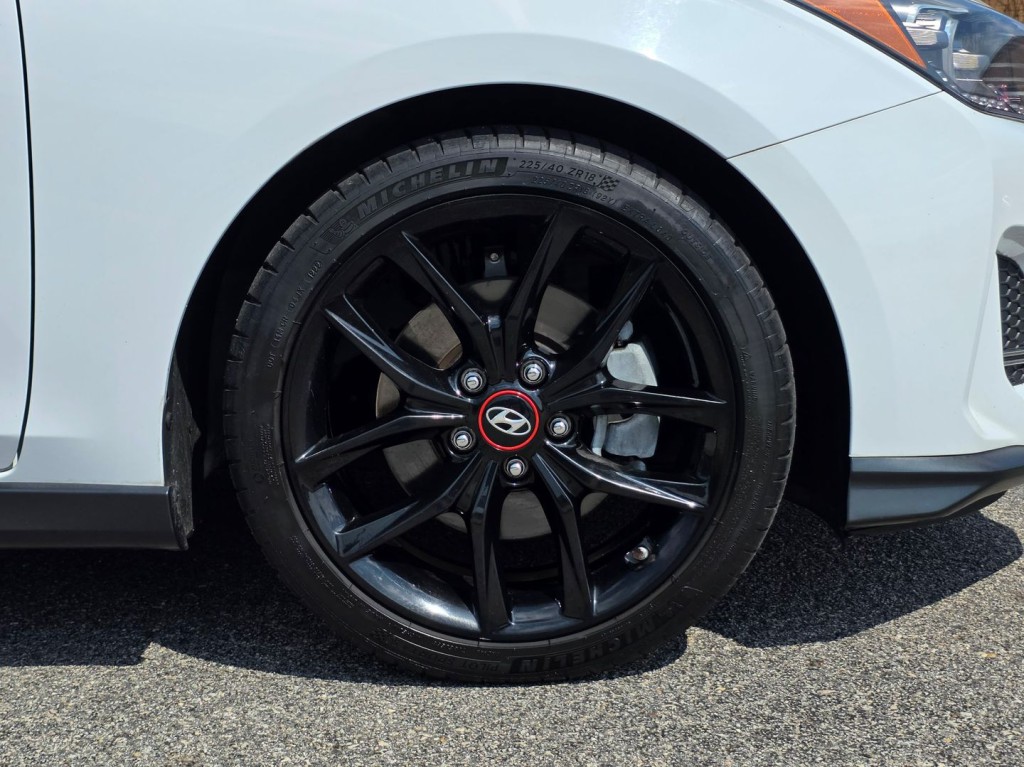 2019 Hyundai Veloster Image 51