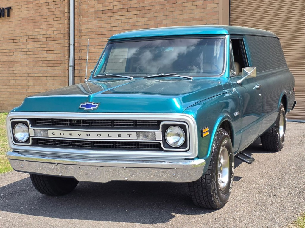 1970 Chevrolet C/K 10 Image 2