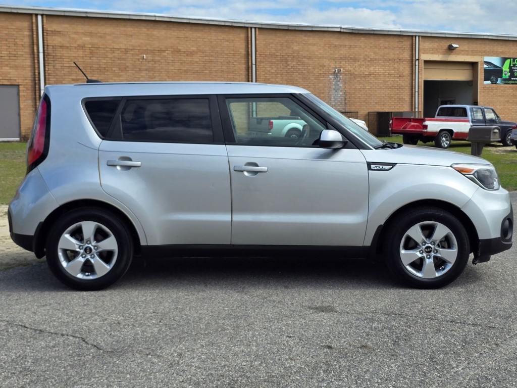 2017 Kia Soul Image 6