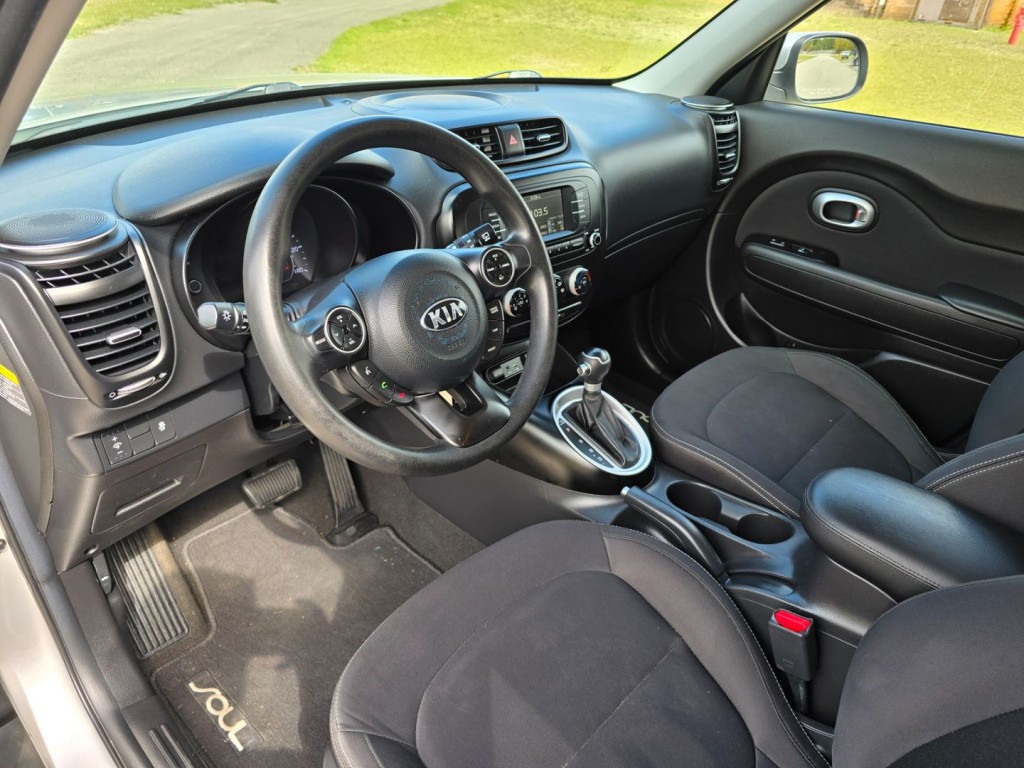 2017 Kia Soul Image 16