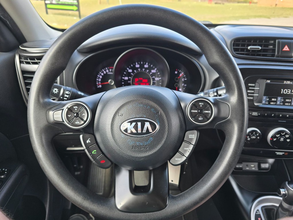 2017 Kia Soul Image 17