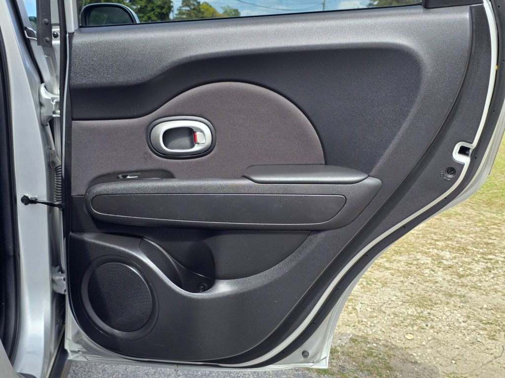 2017 Kia Soul Image 38