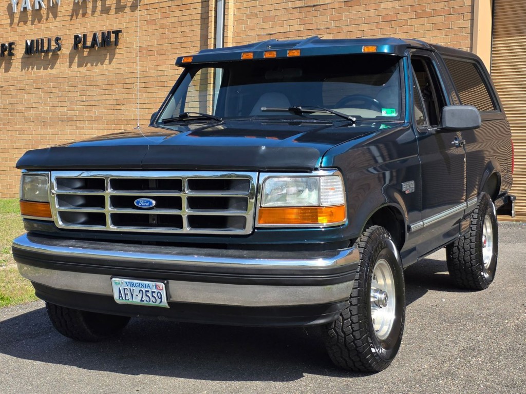 1994 Ford Bronco Image 2