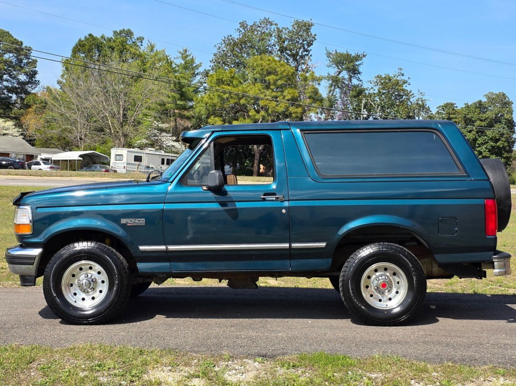1994 Ford Bronco Image 12