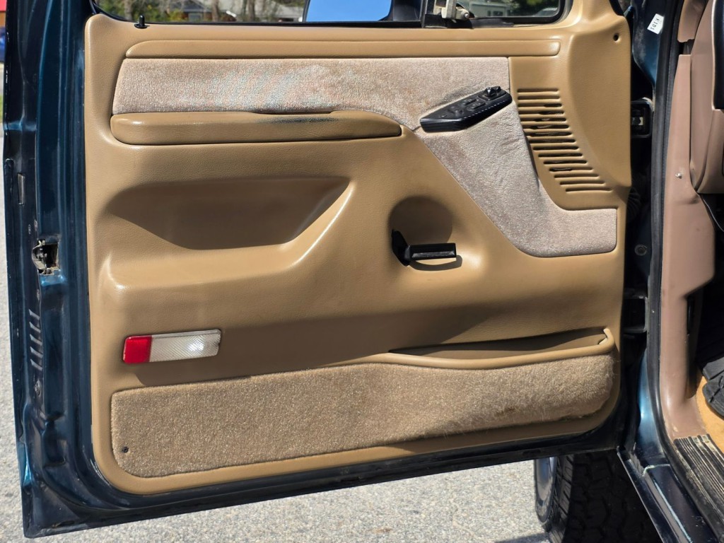 1994 Ford Bronco Image 35