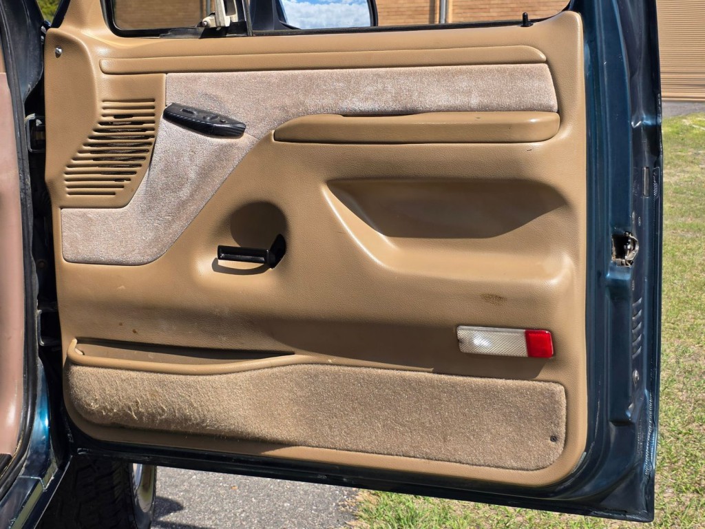 1994 Ford Bronco Image 36