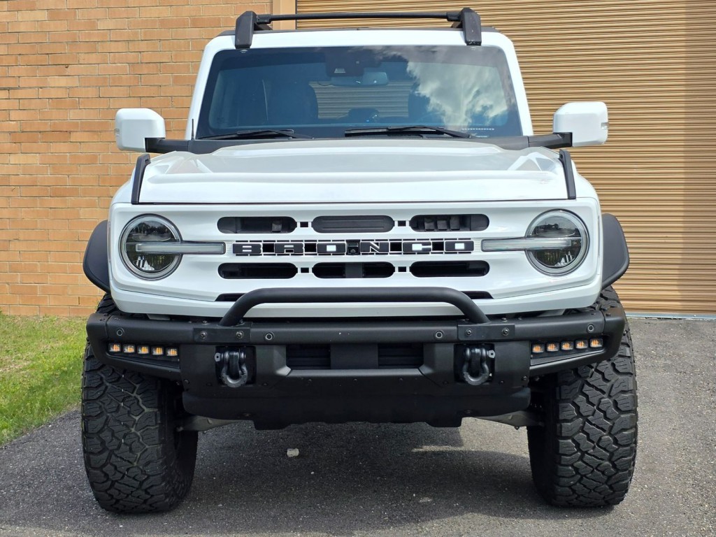 2022 Ford Bronco Image 3