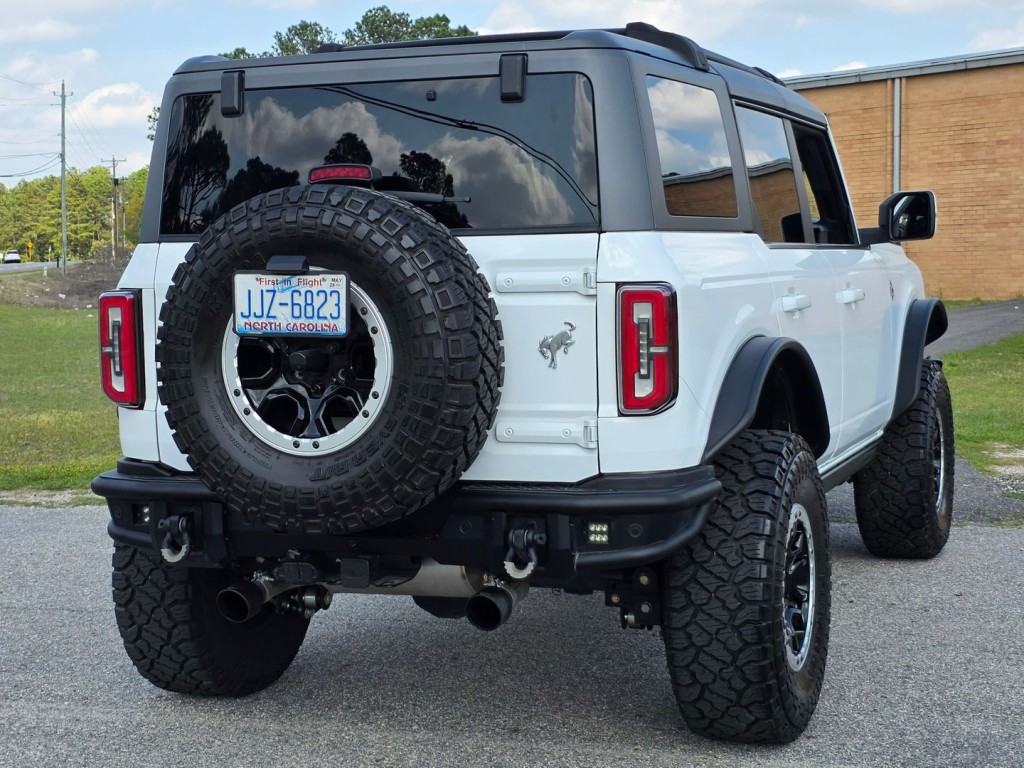 2022 Ford Bronco Image 8