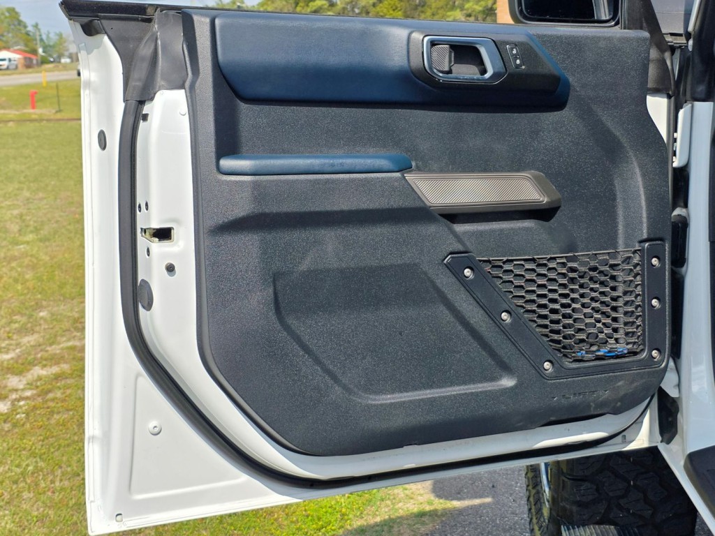 2022 Ford Bronco Image 34