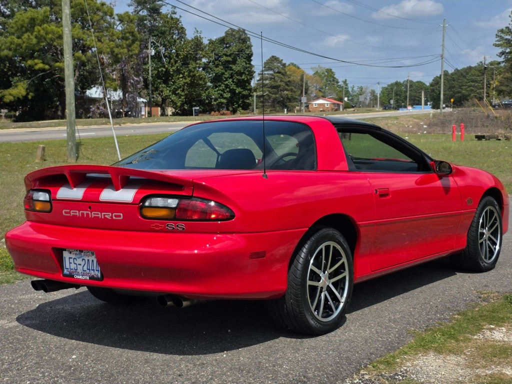 2002 Chevrolet Camaro Image 7