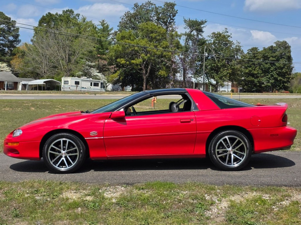 2002 Chevrolet Camaro Image 12
