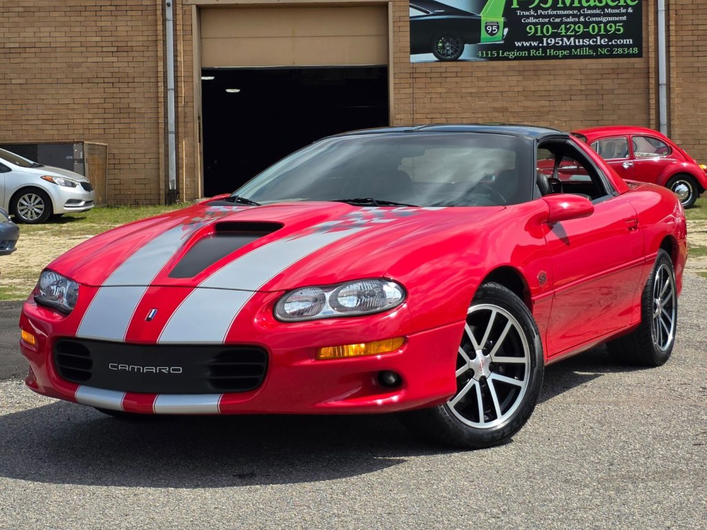 2002 Chevrolet Camaro Image 13