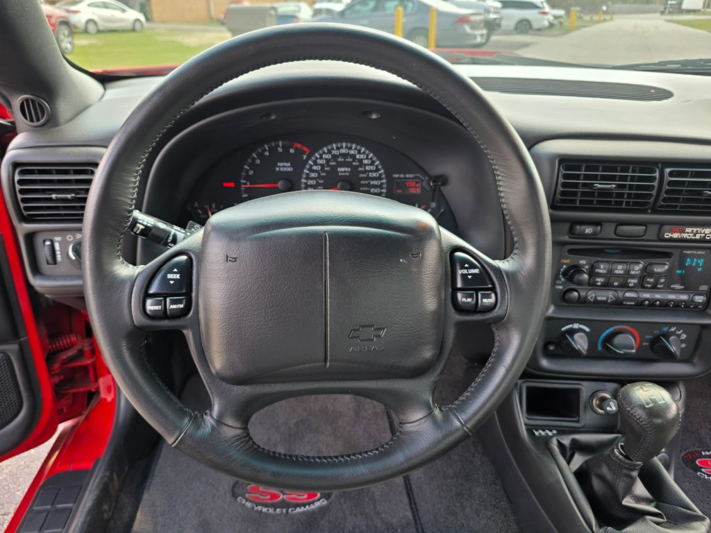 2002 Chevrolet Camaro Image 17