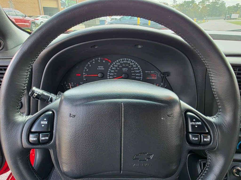 2002 Chevrolet Camaro Image 18