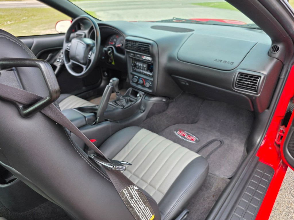 2002 Chevrolet Camaro Image 30