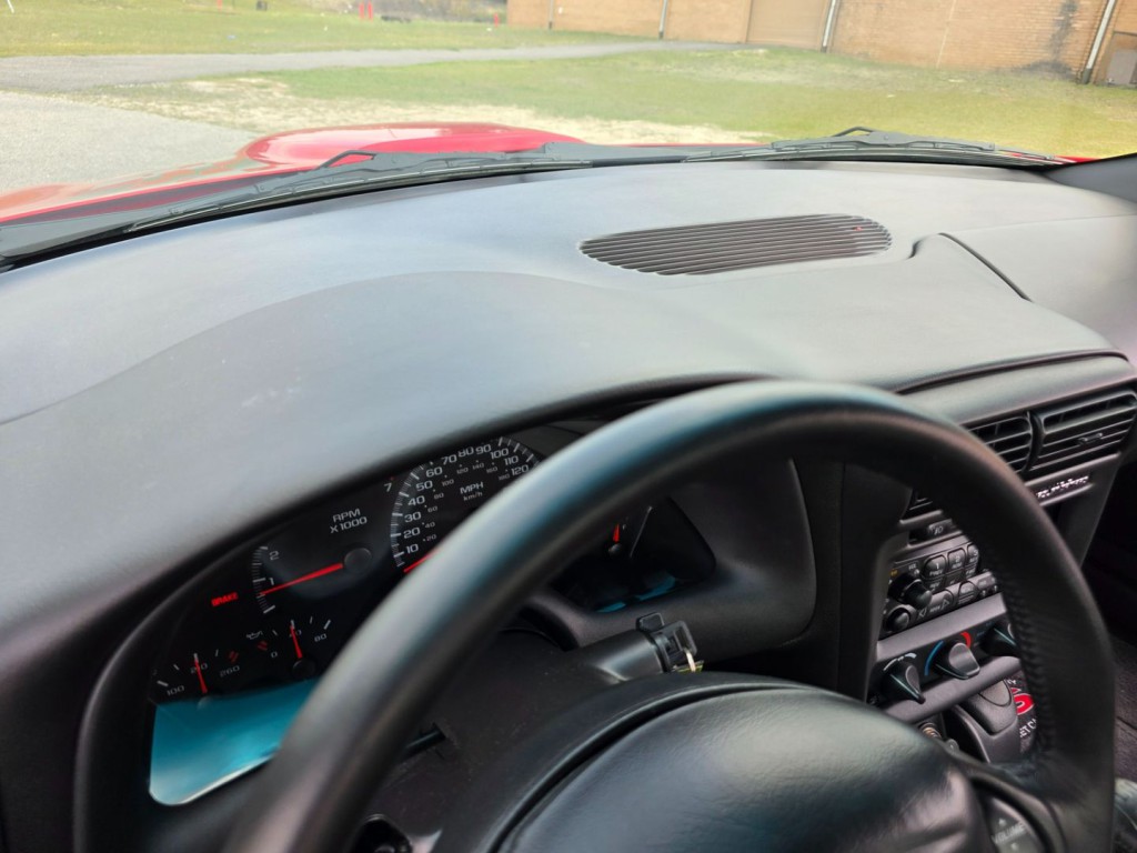 2002 Chevrolet Camaro Image 33