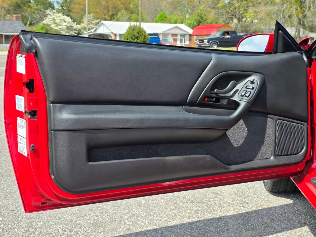 2002 Chevrolet Camaro Image 36