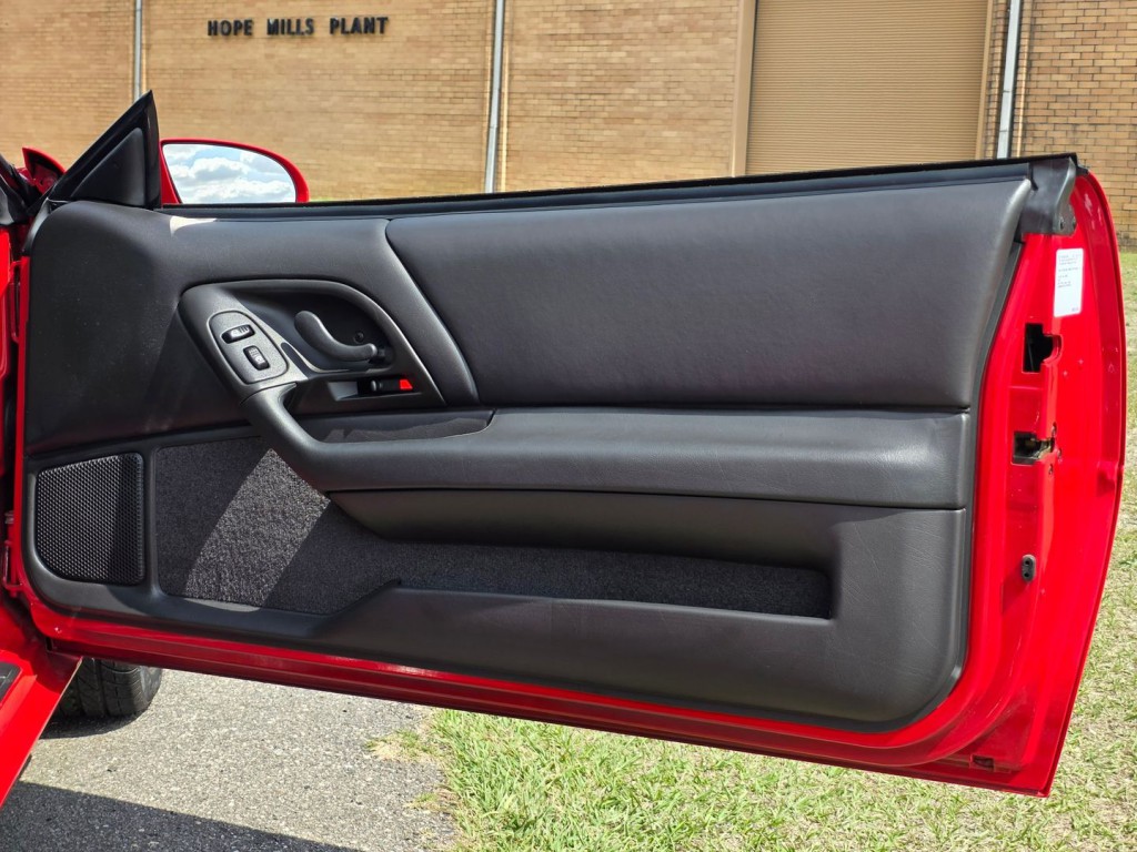 2002 Chevrolet Camaro Image 37