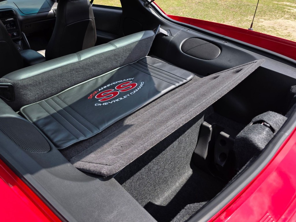 2002 Chevrolet Camaro Image 47