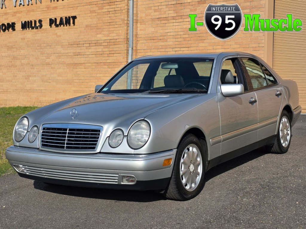 1998 Mercedes-Benz E-Class Image 1