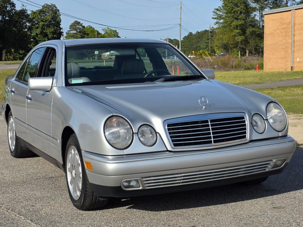 1998 Mercedes-Benz E-Class Image 4