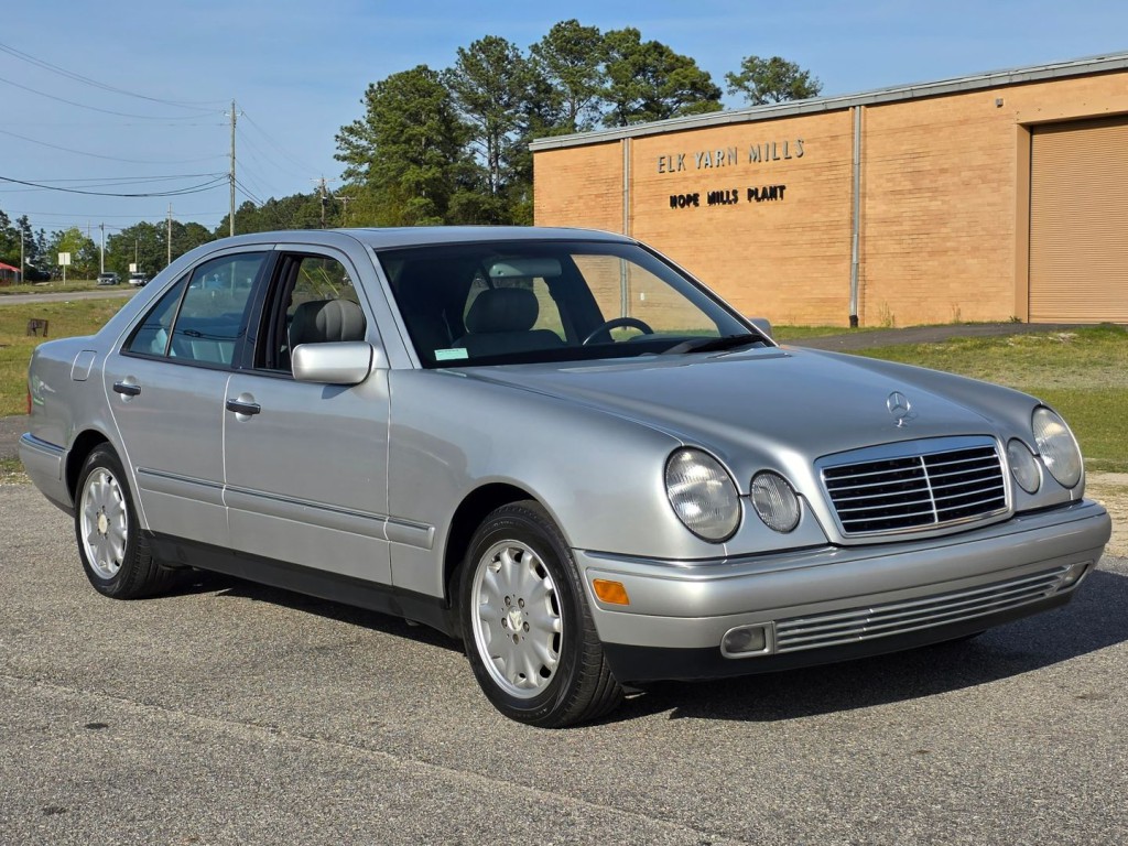 1998 Mercedes-Benz E-Class Image 5