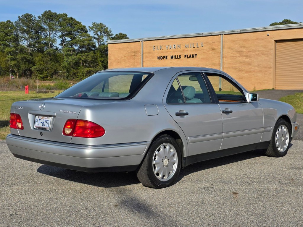 1998 Mercedes-Benz E-Class Image 7
