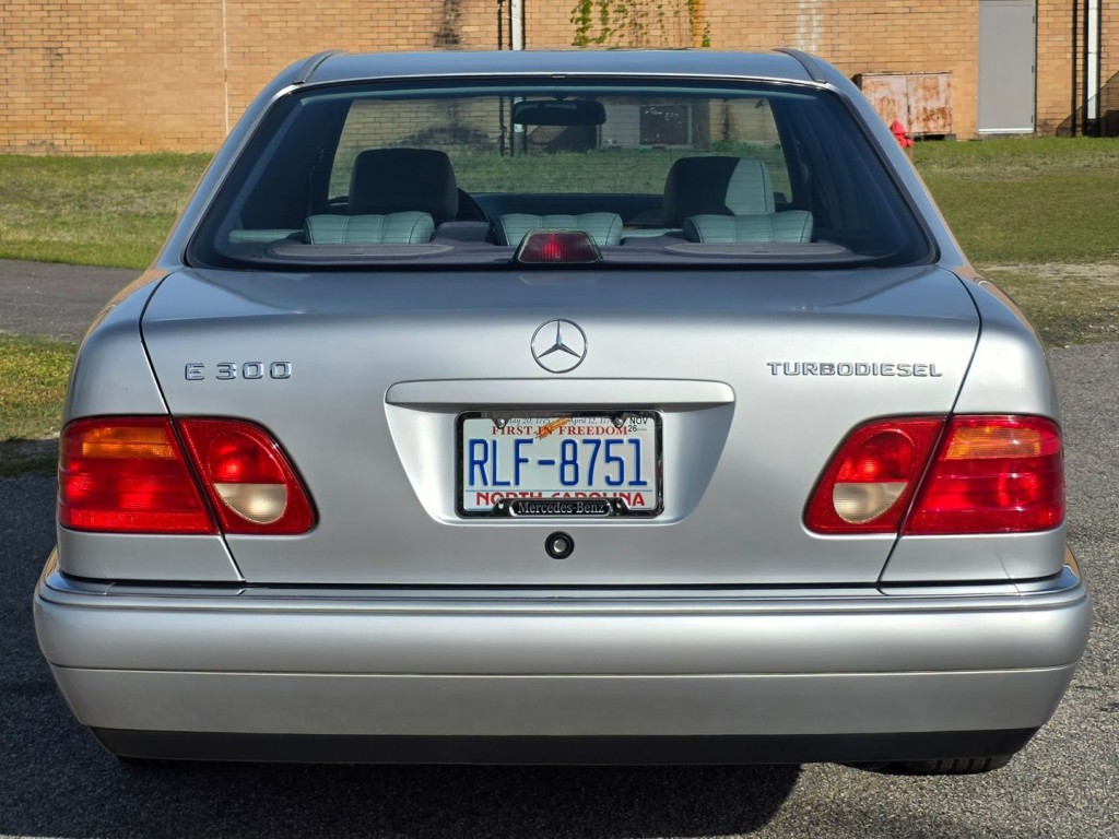 1998 Mercedes-Benz E-Class Image 9