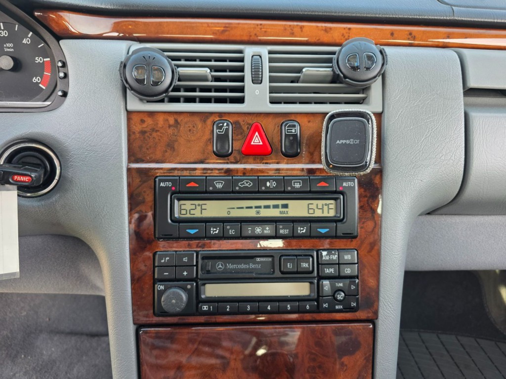 1998 Mercedes-Benz E-Class Image 20