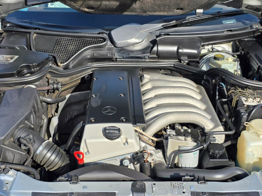 1998 Mercedes-Benz E-Class Image 44