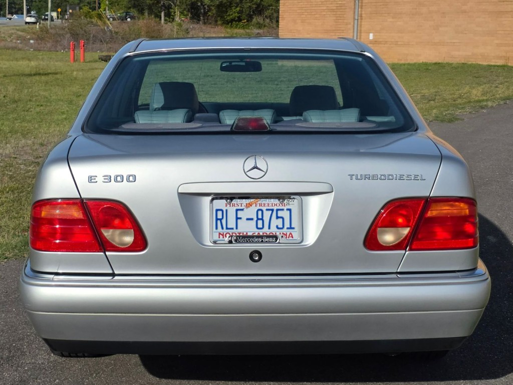 1998 Mercedes-Benz E-Class Image 46