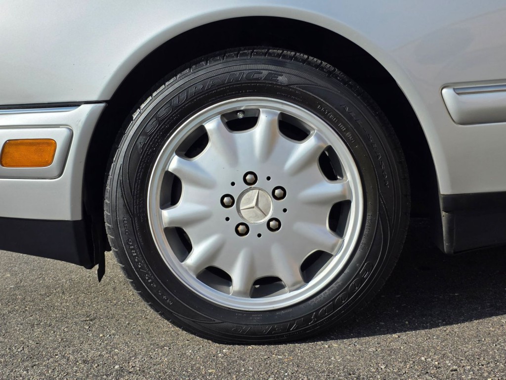 1998 Mercedes-Benz E-Class Image 51