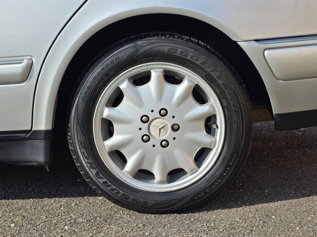 1998 Mercedes-Benz E-Class Image 52