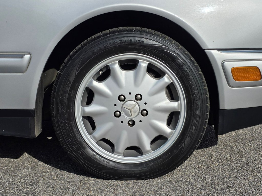 1998 Mercedes-Benz E-Class Image 54