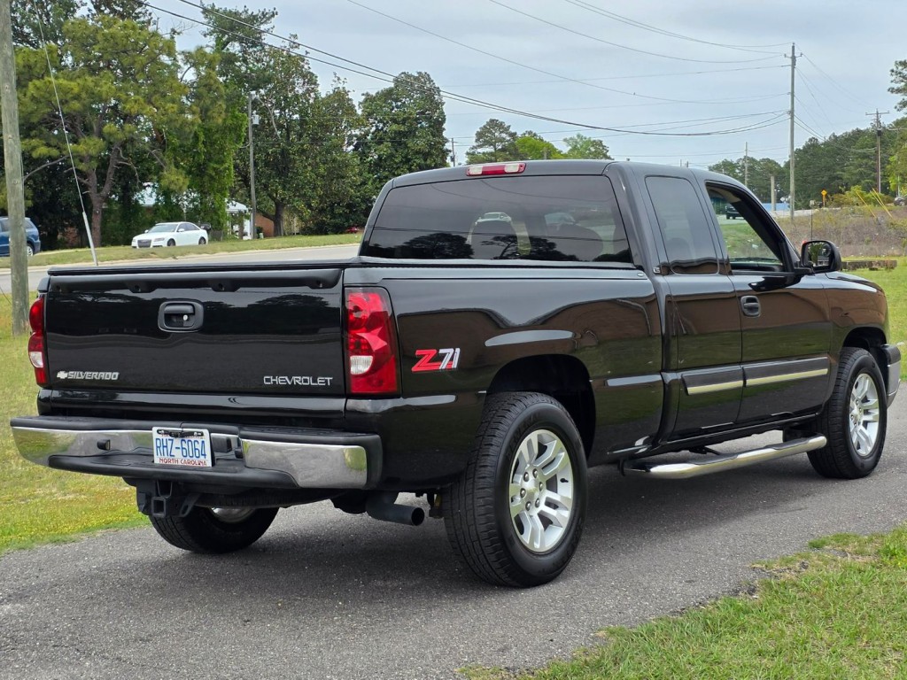 2004 Chevrolet Silverado 1500 Image 7