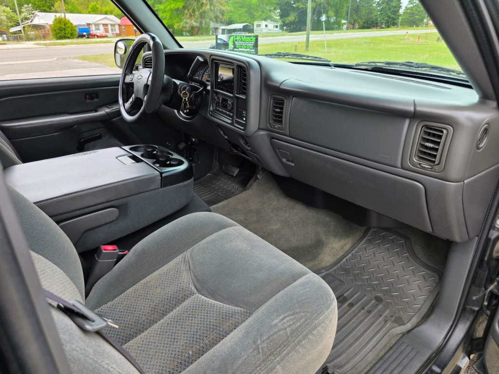 2004 Chevrolet Silverado 1500 Image 36