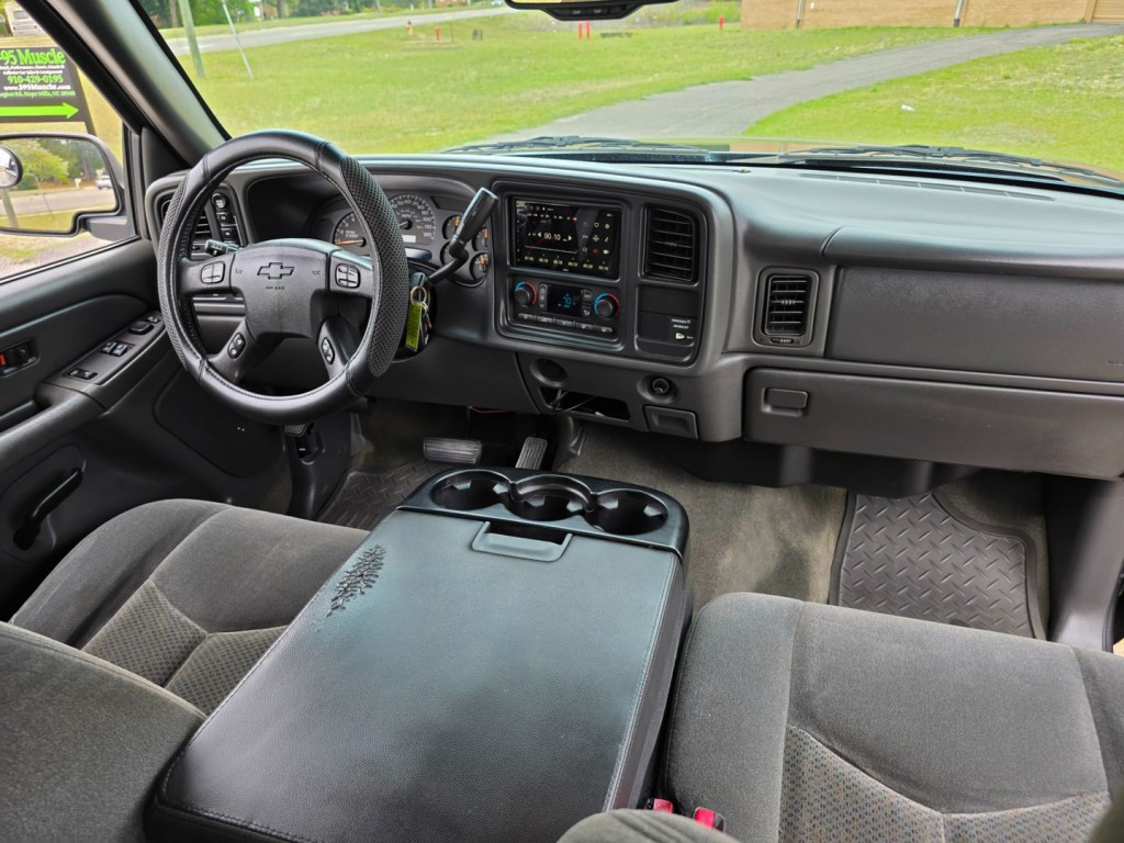 2004 Chevrolet Silverado 1500 Image 37
