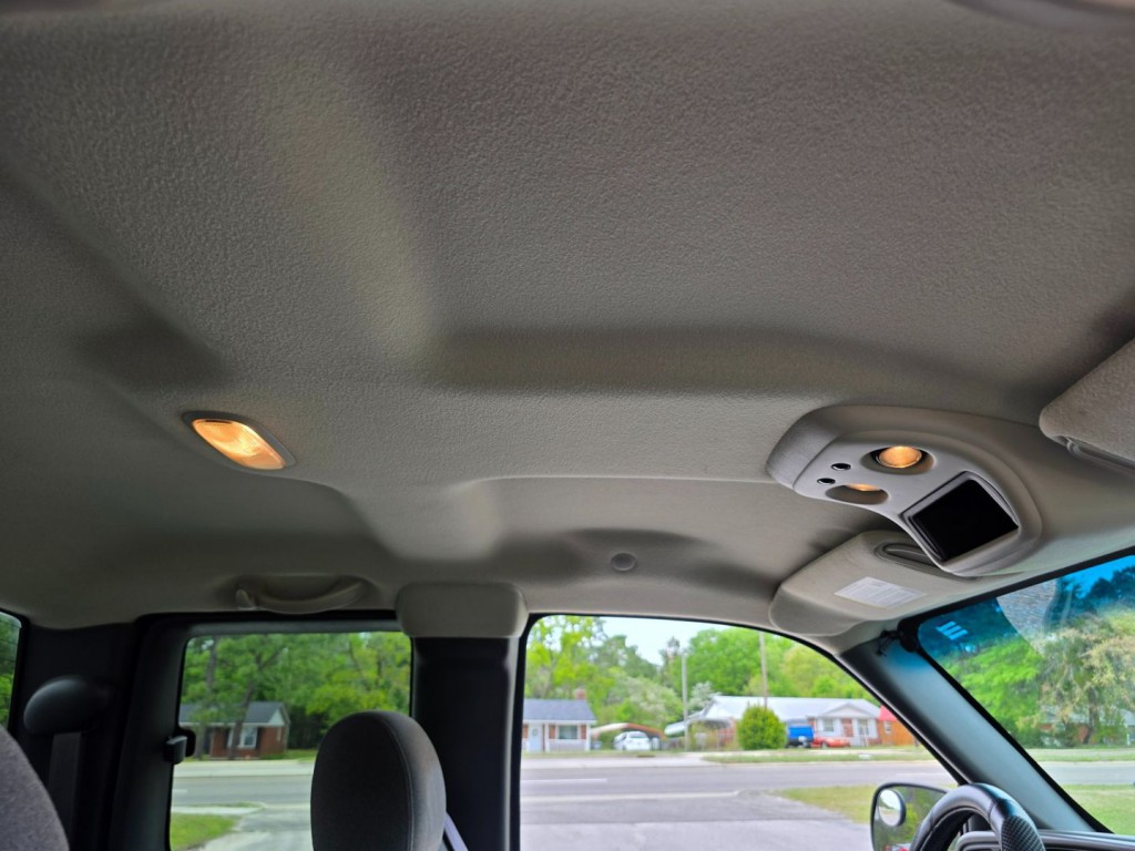 2004 Chevrolet Silverado 1500 Image 41