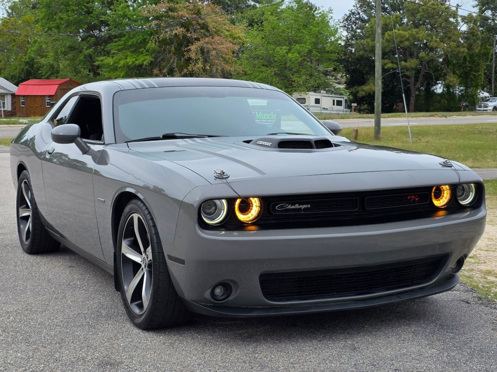 2017 Dodge Challenger Image 4
