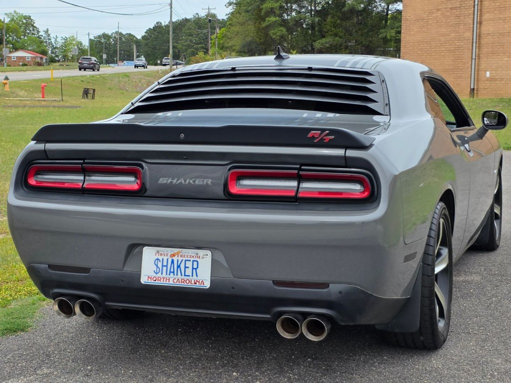 2017 Dodge Challenger Image 8