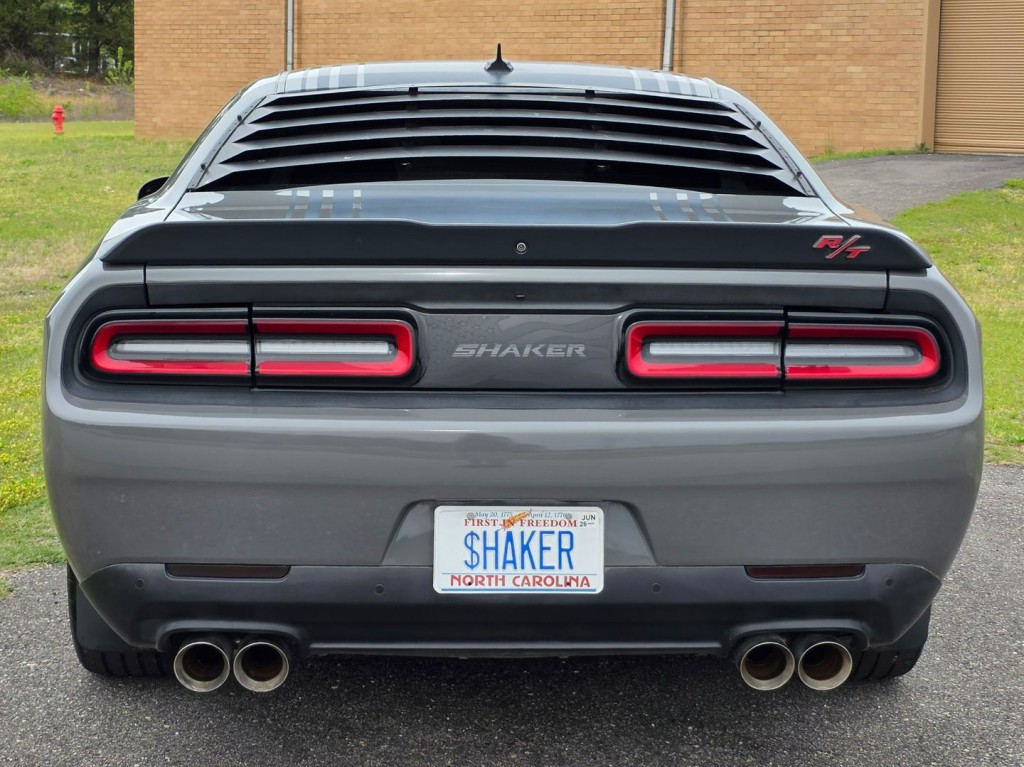 2017 Dodge Challenger Image 9