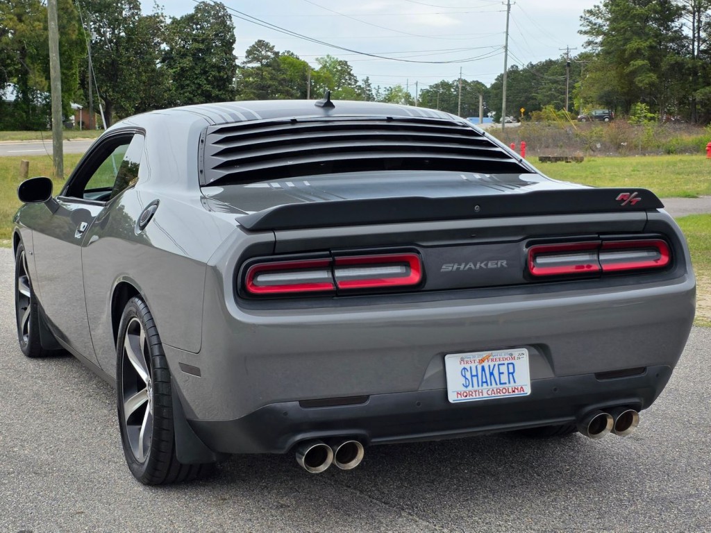 2017 Dodge Challenger Image 10