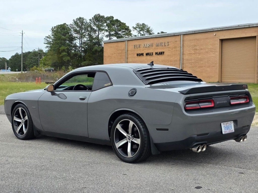 2017 Dodge Challenger Image 11