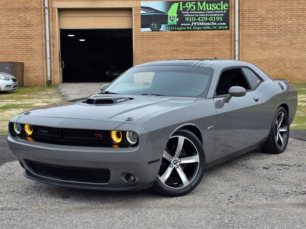 2017 Dodge Challenger Image 13