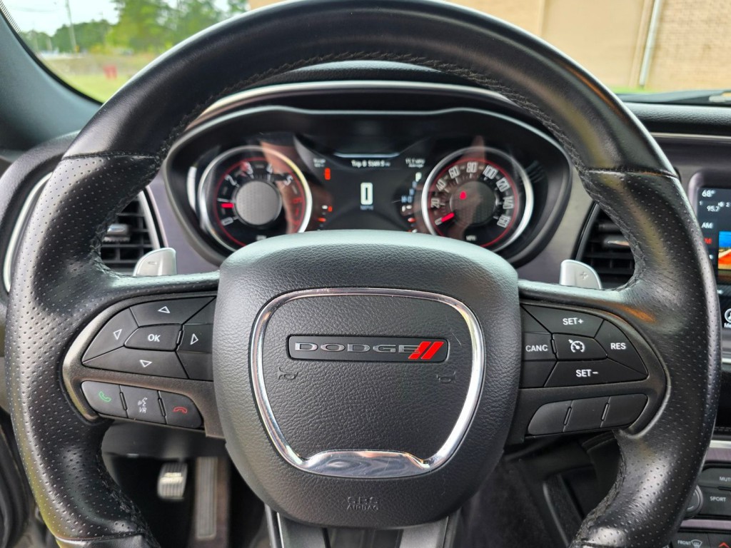 2017 Dodge Challenger Image 18