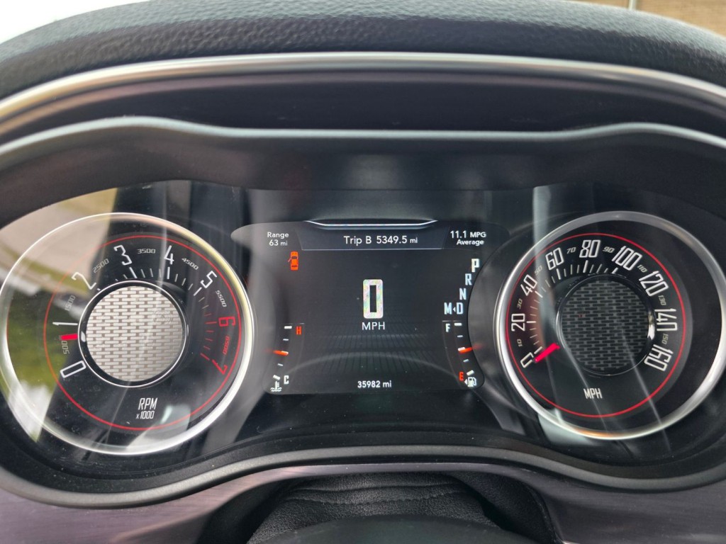 2017 Dodge Challenger Image 19