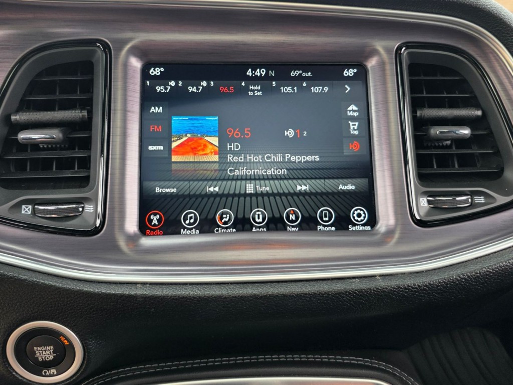 2017 Dodge Challenger Image 20