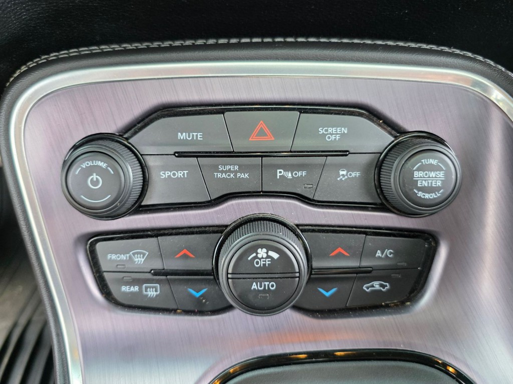 2017 Dodge Challenger Image 22