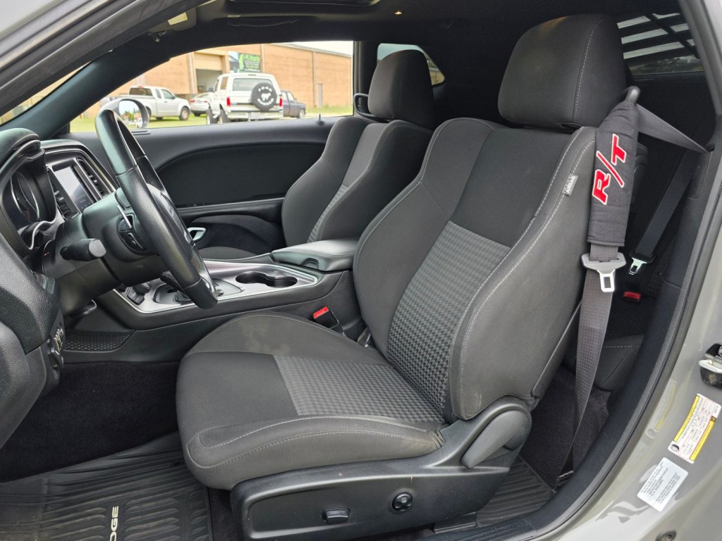 2017 Dodge Challenger Image 28